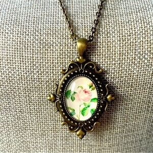 Victorian Style Peony Print Necklace, NWT